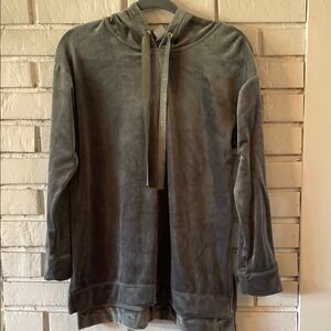 Chico’s Zenergy silver velour sweatshirt